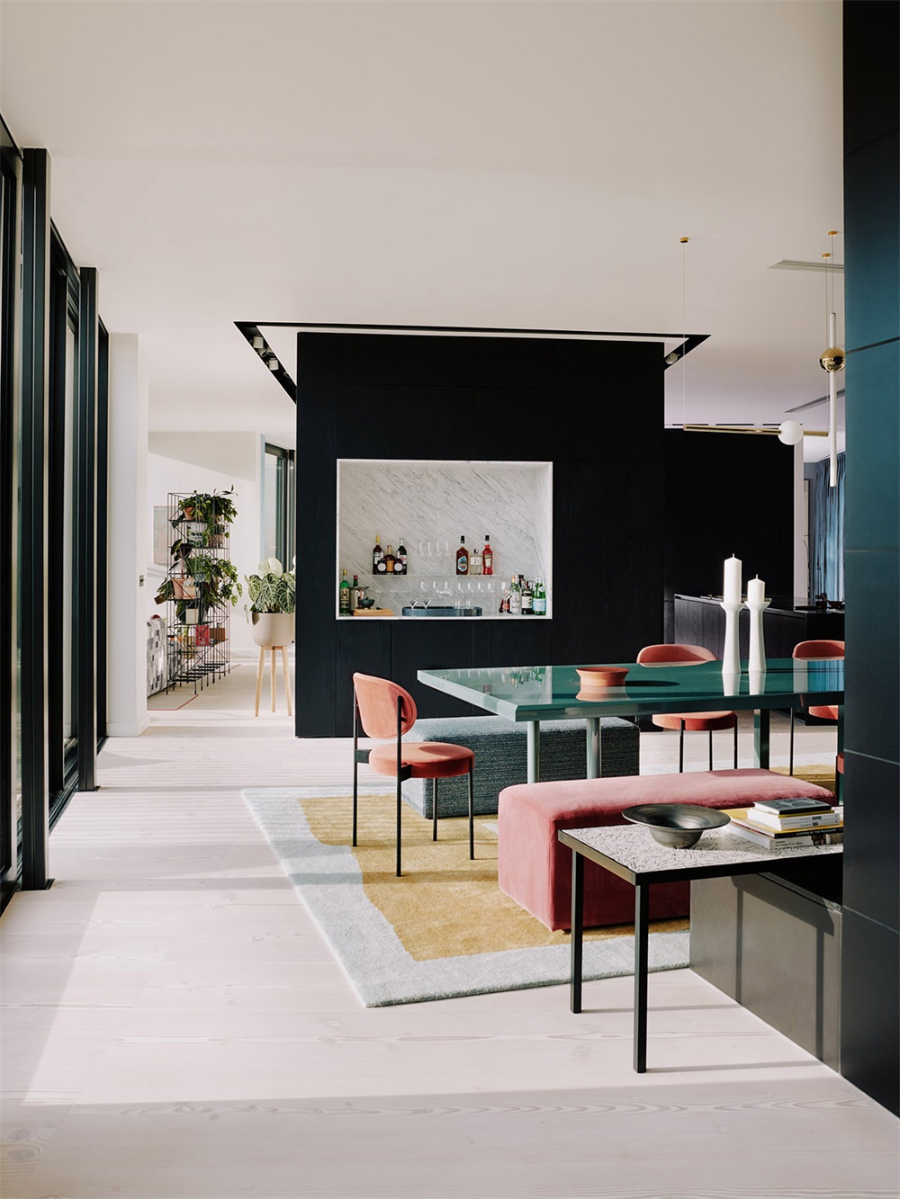 廣州裝修公司現(xiàn)代風格室內裝修效果圖-餐廳 廣州裝修公司現(xiàn)代風格室內裝修效果圖-餐廳