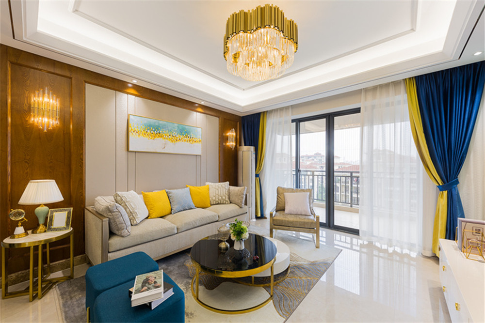 海口市江畔人家輕奢風格三居室裝修案例